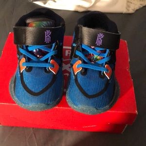 Kyrie boys sneakers